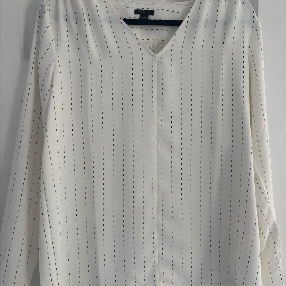 Ann Taylor v-neck blouse